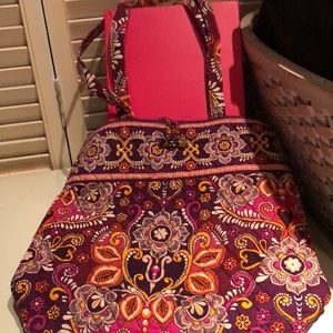Vera Bradley’s Safari Sunset tote